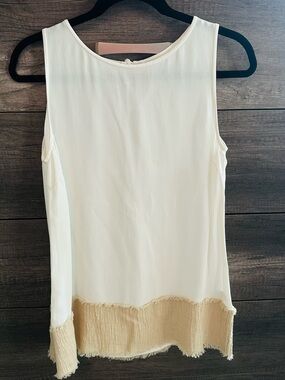 Symphony + Note Cream Top